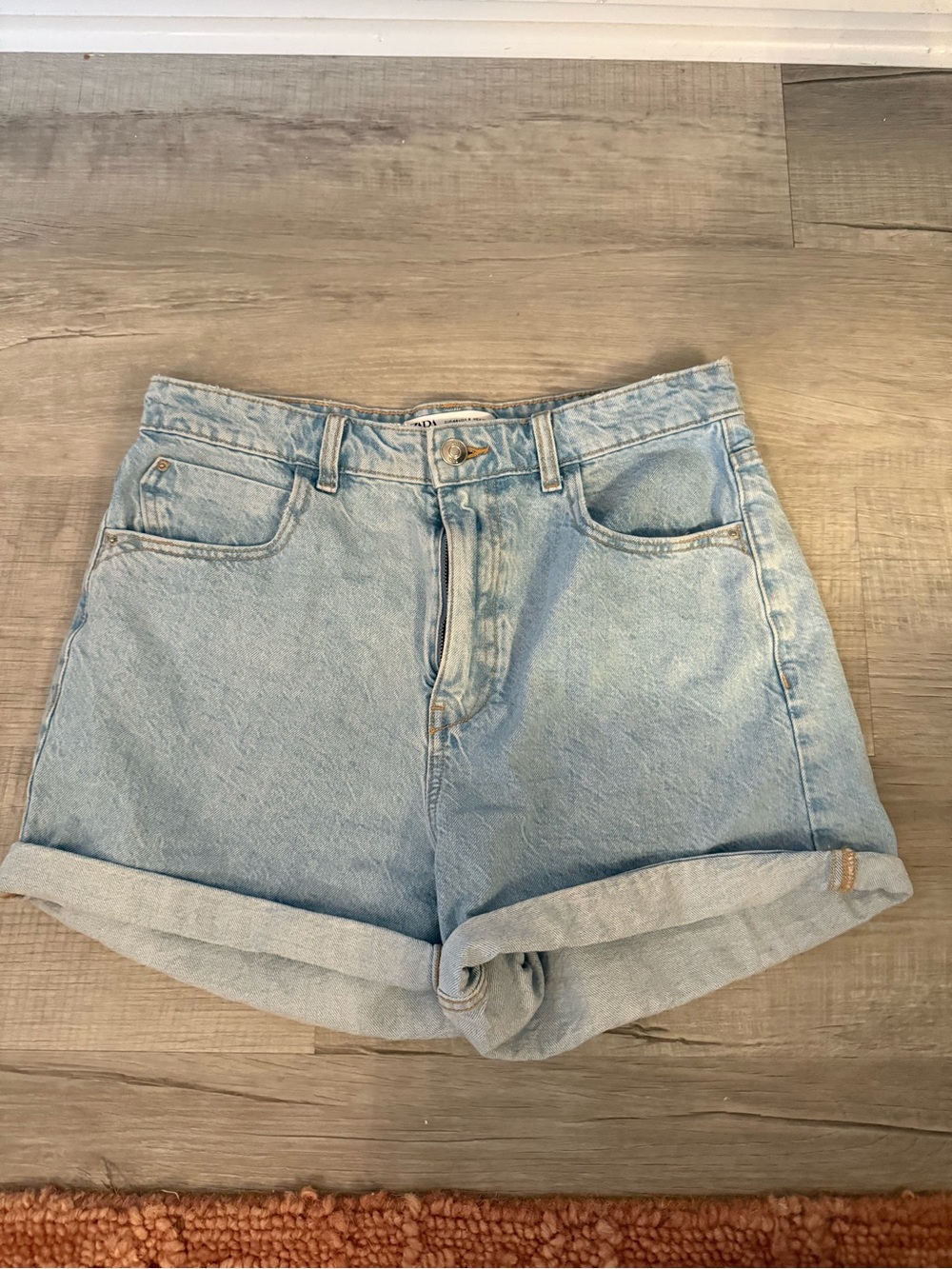 Zara Light Blue Denim Roll-Cuff Women's Shorts